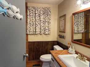 Eufaula Lake front access w/wraparound deck and spectacular views! Pet friendly! - Image 3