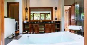 Secluded 5-Star Luxury by the Ocean – Bali Villa 1018 - Image 3