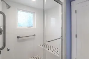 Meeresnähe Ruhe: 3-Schlafzimmer-Hütte nur wenige Schritte vom Strand! - Image 4
