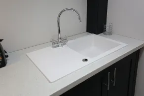 Deluxe-Apartment-Eigenes Badezimmer-Stadtblick - Image 2