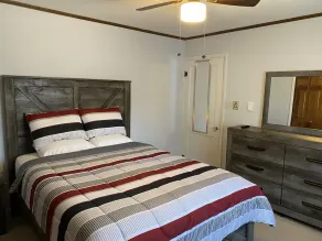 Hidden gem, 2BR-2 Living, quiet neighborhood - Image 4