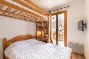 150m from ski slopes, 6th floor, view resort, swimming pool, sauna, terrace, balcony, ski locker - Image 3
