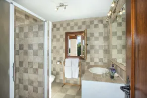 Owl Booking Villa Tarongers - Stay For Couples - Image 2