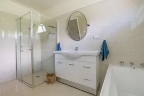 4 Schlafzimmer, drei Badezimmer Haus voll ausgestattete große Küche, großes Wohnzimmer - Image 2