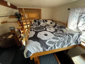 Nature Retreat, Pet Friendly Cozy Cabin On 80 Acres With Fields & Forrest Trails - Image 5