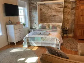 Tranquil In-Town Garden Carriage House, No pet fee - Image 4