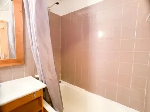 100m du centre station, 4ème étage, balcon, télévision, casier à ski, 36m², Tignes - Image 2