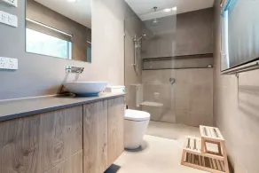 Impressively Spacious Modern & Convenient - Image 2