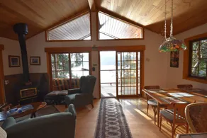 Ainslie Point Deluxe Waterfront Cottage med tillgång till strand och docka - Image 5