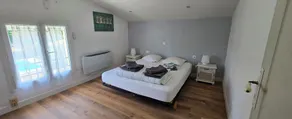 Stort, roligt hus nær St Emilion med stor have og privat pool - Image 3