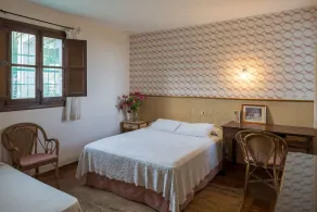 House -Sleeps 8-Natural Pool-Pet Friendly - Image 4