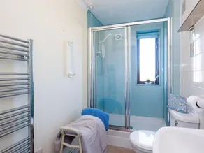4 bedroom accommodation in Blakeney - Image 3