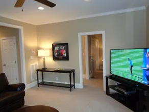 REYNOLDS GOLF COTTAGE / TOLLES WASSER AUF FAIRWAY 8 MIT GOLF VIEW - Image 2