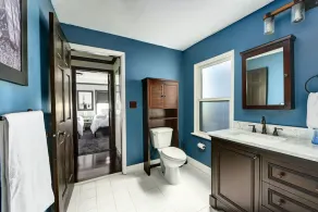 LOCATION!- City Getaway in the FLATS! - Image 4