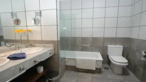 Villa de luxe avec vue piscine privée chauffée, Marina et Wifi gratuit. - Image 3