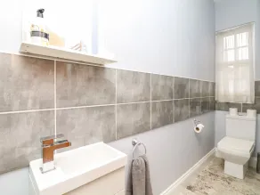 THE DOLPHINS, pet friendly, luxury holiday cottage in Shaldon - Image 4
