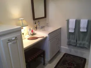 Lg/Charming Updated Farmhouse Historic Picturesque Walpole NH/VT Border sleeps 9 - Image 3