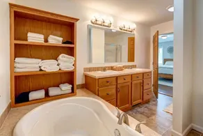 Hilltop Country Home with Panoramic Views – Peaceful and Private Retreat - Image 3