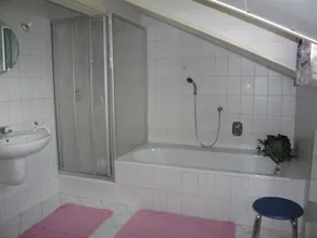 Spacious, idyllic vacation apartment with 2 balconies - Image 2