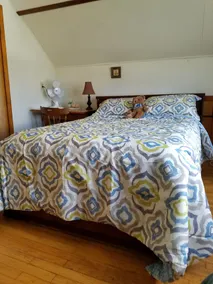 Cape Cod home in great location! Walk to downtown - Image 5