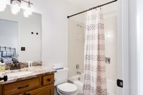 Family-Friendly Condo w/ High-Speed WiFi, Washer/Dryer, & Central AC - Image 5