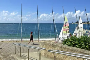 Stenhus tæt på Torche Strand - Image 5
