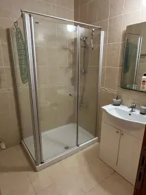 2 Bedroom Ground Floor Apartment Close to Shops, Restaurants, Old Town and beach - Image 2