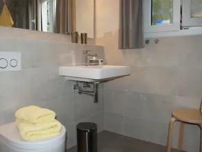 Smuk lejlighed i villa med privat pool, WIFI, TV, terrasse, kæledyr tilladt og panorama udsigt - Image 2
