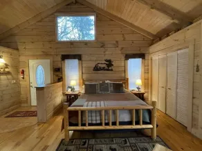 Crazy Bear - Motorcycle Friendly Home with Hot Tub and Grill - Image 5