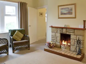 2 bedroom accommodation in Balloch, Loch Lomond - Image 2