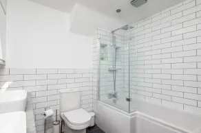 Modern duplex apartment with Cinema, sleeps 6! - Image 5
