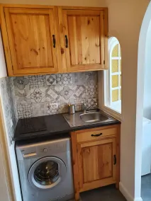 Studio, City Center, In Old Palace, 50 meters from the beaches. - Image 2