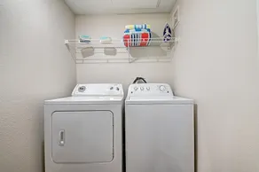 Sky Luxury 2BDRM Suite | Deluxe Living Cali - Image 2