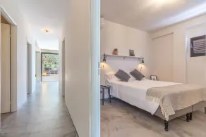 Demetra, villa with pool and sea view in Marina di Ragusa - Image 4