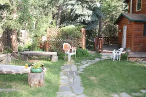 Streamside dream with hot tub - Image 5