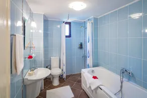 Central Kalkan opposite Taxi Rank, 3 bedrooms, stunning views from roof terrace - Image 5