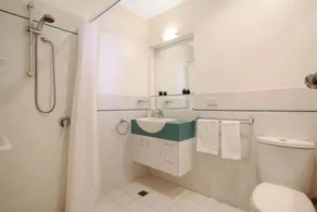The Lake House Yarrawonga - Image 3