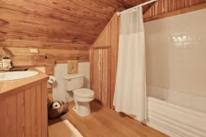 Ab Butler Marshall Creek Suite 1 Bedroom Cabin by RedAwning - Image 4