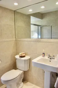 Bright Spacious Villa with a Pool – 15 min from Siesta Beach #1 Beach in the USA - Image 5