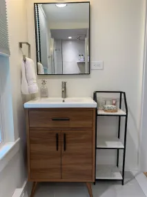 Downtown Mystic - Newly Renovated Apartment - Image 3