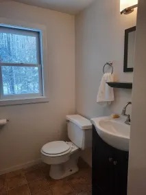Studio 154 tucked away, peaceful and convenient access to the upper valley NH. - Image 2