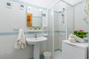 Blue&Green House With Shared Pool - Happy Rentals - Image 3