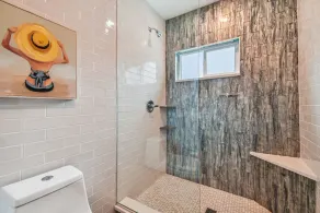 Modern Pool House Oasis - Image 4