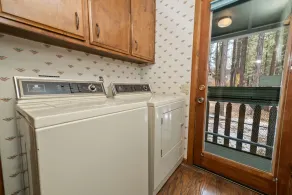 Avalon Retreat - A well-furnished cabin with a pool table and a Hot Tub! - Image 3