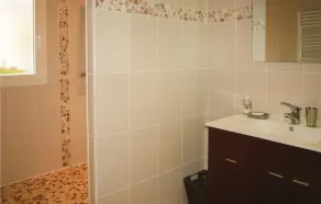 Awesome Home In Trélévern With Wifi - Image 2