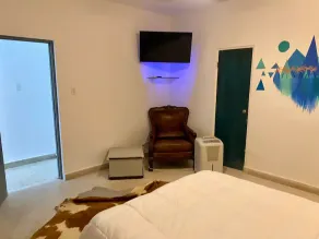 5 star location- 5 star house- 5 min to beach - Image 5