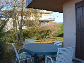 Cozy apartment with terrace, Wi-Fi, and parking in Évian-les-Bains - Image 5