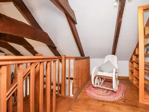 TWO SHOES COTTAGE, pet friendly, with open fire in Sourton Down - Image 2
