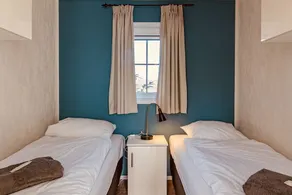 Cozy chalet on famous Smitsgracht canal with hardwood deck and all comforts. - Image 5