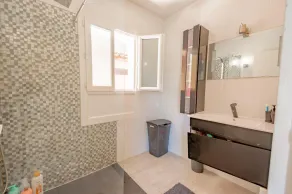 Nice villa in Vence with a large swimming pool - Image 2